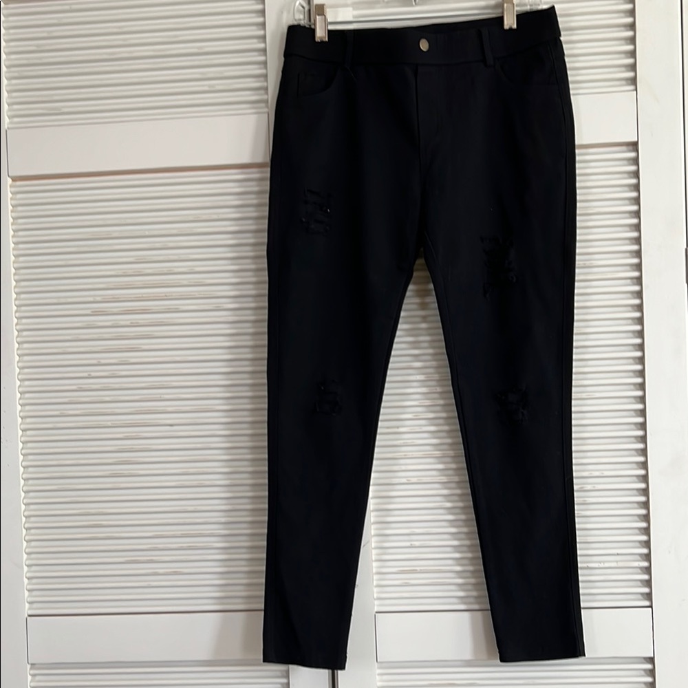 AMARYLLIS  Distressed Black Stretch Skinny Jeans